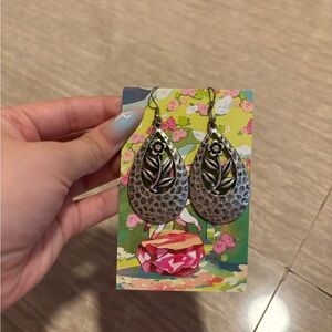 Chic Silver Teardrop Earrings with Floral Design